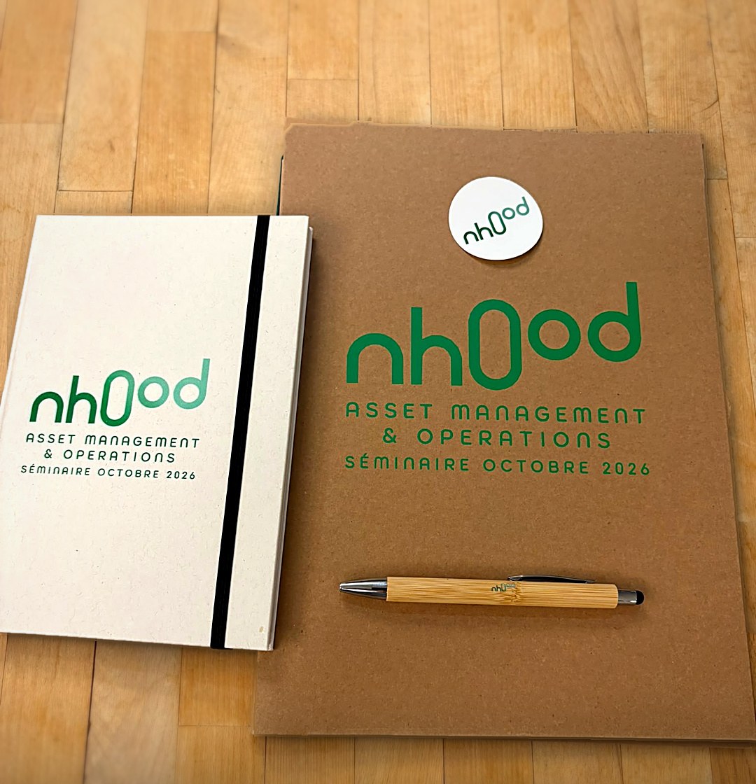 Kit séminaire Nhood : carnet, pochette kraft, stylo en bambou et sticker personnalisés par SAPA France